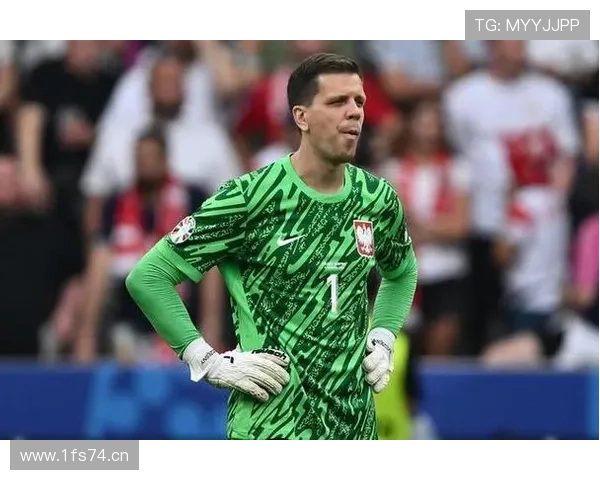 德天空：莱万亲自联系什琴斯尼，并在内部推动了转会